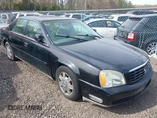 2003 Cadillac DeVille z VIN 1G6KD54Y63U253396, wystawiony jako IAAI lot #42118575 z przebiegiem Nie podano mil oraz . Historia ofert i sprzedaży dostępna na DreamBid. Obrazek 1.