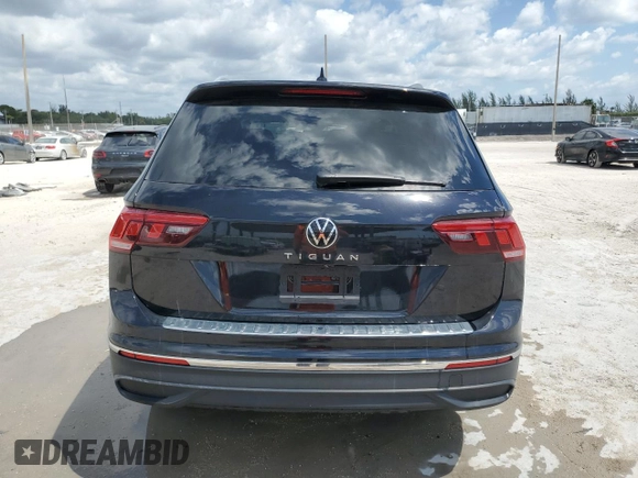 2024 Volkswagen Tiguan Wolfsburg Edition z VIN 3VV6B7AX1RM213365, wystawiony jako Copart lot #53645825 z przebiegiem 4 189 mil mil oraz Nie do naprawy • Non repairable. Historia ofert i sprzedaży dostępna na DreamBid. Obrazek 6.