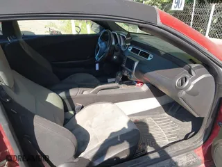2014 Chevrolet Camaro LT with VIN 2G1FB3D39E9145988, listed as a IAAI auction lot 40028454 with 129,227 mi miles. Bid and sale history available at carsss.com. Image 5.