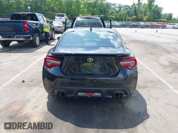 2017 Toyota 86 z VIN JF1ZNAA18H9701713, wystawiony jako IAAI lot #42285272 z przebiegiem 34 829 mil mil oraz . Historia ofert i sprzedaży dostępna na DreamBid. Obrazek 16.