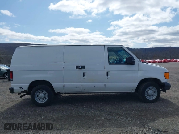 2006 Ford Econoline Cargo with VIN 1FTRE14W16DA52672, listed as a IAAI auction lot 41849776 with 200,276 mi miles. Bid and sale history available at carsss.com. Image 13.