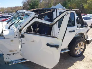 2013 Jeep Wrangler Unlimited Moab with VIN 1C4HJWEG7DL569862, listed as a IAAI auction lot 42095535 with Not provided miles and . Bid and sale history available at DreamBid. Image 12.