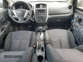 2018 Nissan Versa SV z VIN 3N1CN7AP2JL821482, wystawiony jako Copart lot #55452015 z przebiegiem 75 495 mil mil oraz Szkoda całkowita • Salvage title. Historia ofert i sprzedaży dostępna na DreamBid. Obrazek 8.