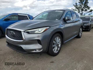 2019 Infiniti QX50 LUXE with VIN 3PCAJ5M37KF127626, listed as a Copart auction lot 49685623 with 32,005 mi miles. Bid and sale history available at carsss.com. Image 1.