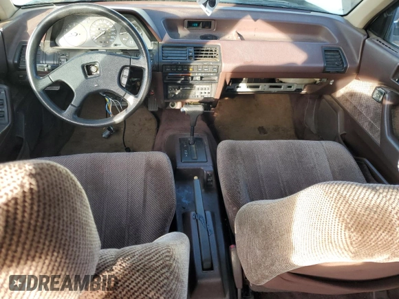 1987 Honda Accord z VIN JHMCA5633HC044303, wystawiony jako Copart lot #85697384 z przebiegiem 19 871 mil mil oraz Nie do naprawy • Non repairable. Historia ofert i sprzedaży dostępna na DreamBid. Obrazek 8.