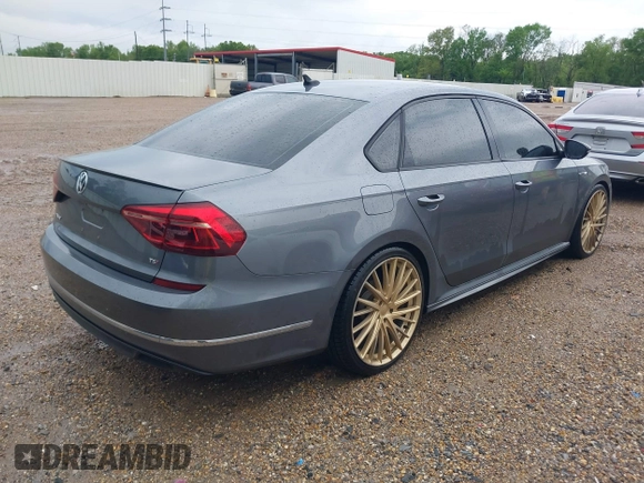 2018 Volkswagen Passat S z VIN 1VWAA7A32JC052245, wystawiony jako IAAI lot #41911668 z przebiegiem 51 634 mil mil oraz . Historia ofert i sprzedaży dostępna na DreamBid. Obrazek 4.
