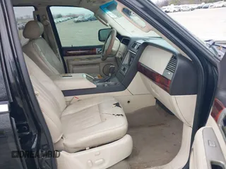 2003 Lincoln Navigator Luxury with VIN 5LMFU28R93LJ14359, listed as a IAAI auction lot 41477303 with 254,687 mi miles and . Bid and sale history available at DreamBid. Image 5.