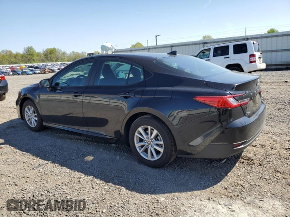 2025 Toyota Camry LE z VIN 4T1DAACK9SU117570, wystawiony jako Copart lot #54975145 z przebiegiem 2 385 mil mil oraz Szkoda całkowita • Salvage title. Historia ofert i sprzedaży dostępna na DreamBid. Obrazek 2.