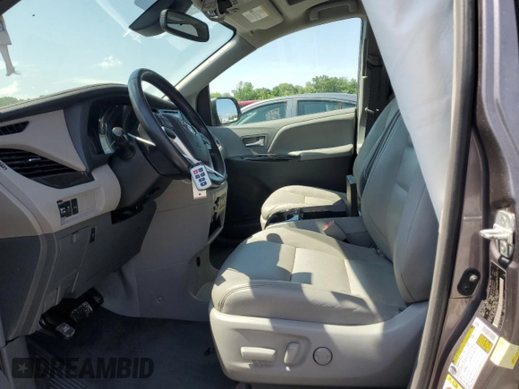 2019 Toyota Sienna XLE with VIN 5TDDZ3DC5KS222885, listed as a Copart auction lot 56983835 with 83,009 mi miles and Salvage title. Bid and sale history available at DreamBid. Image 7.