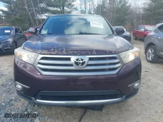 2011 Toyota Highlander with VIN 5TDBK3EH8BS059381, listed as a IAAI auction lot 41894262 with 138,520 mi miles. Bid and sale history available at carsss.com. Image 12.