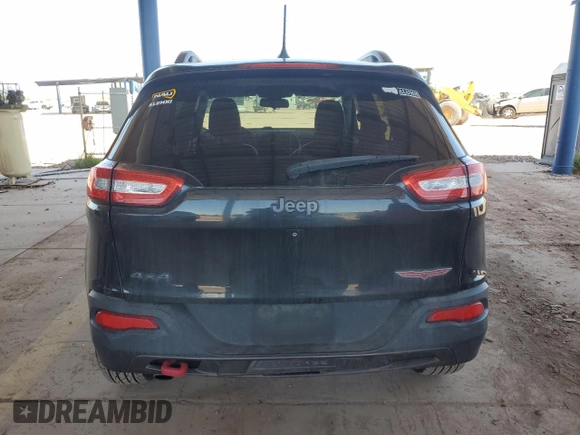 2015 Jeep Cherokee Trailhawk z VIN 1C4PJMBB9FW626895, wystawiony jako Copart lot #54787895 z przebiegiem 108 339 mil mil oraz Szkoda całkowita • Salvage title. Historia ofert i sprzedaży dostępna na DreamBid. Obrazek 6.