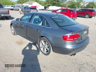2012 Audi A4 Premium Plus z VIN WAUFFAFL5CN017171, wystawiony jako IAAI lot #42122900 z przebiegiem 49 702 mil mil oraz . Historia ofert i sprzedaży dostępna na DreamBid. Obrazek 3.