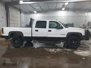 2003 Chevrolet Silverado 2500HD LS with VIN 1GCHK23U13F258343, listed as a IAAI auction lot 41288585 with 299,594 mi miles. Bid and sale history available at carsss.com. Image 13.