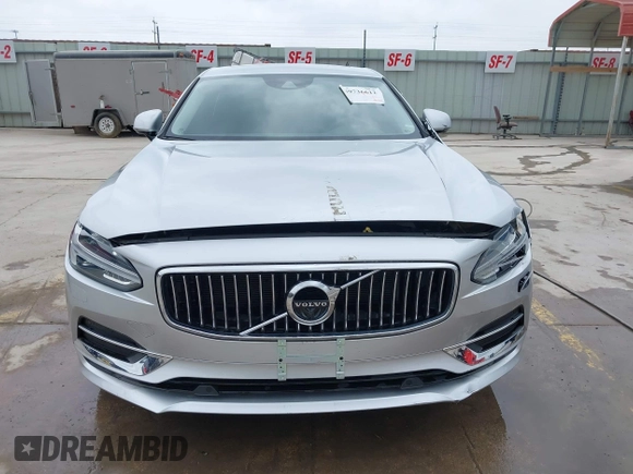 2020 Volvo S90 Inscription with VIN LVYA22ML0LP178025, listed as a IAAI auction lot 39736612 with 35,972 mi miles. Bid and sale history available at carsss.com. Image 13.
