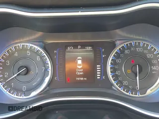 2015 Chrysler 200 Limited with VIN 1C3CCCABXFN662545, listed as a IAAI auction lot 41798590 with 76,766 mi miles. Bid and sale history available at carsss.com. Image 7.