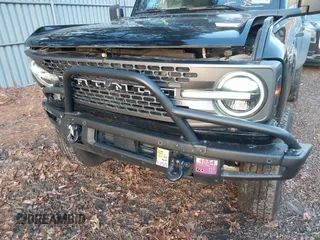 2022 Ford Bronco with VIN 1FMEE5DP0NLA87721, listed as a IAAI auction lot 40968618 with 45,693 mi miles. Bid and sale history available at carsss.com. Image 6.