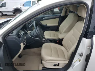 2013 Volkswagen Jetta TDI with VIN 3VWLL7AJ8DM352991, listed as a Copart auction lot 68473304 with 102,097 mi miles and Salvage title. Bid and sale history available at DreamBid. Image 7.