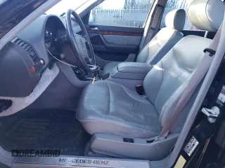 1995 Mercedes-Benz S 320 z VIN WDBGA33E4SA247764, wystawiony jako Copart lot #72717434 z przebiegiem 114 034 mil mil oraz Tytuł czysty. Historia ofert i sprzedaży dostępna na DreamBid. Obrazek 7.