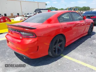2020 Dodge Charger Scat Pack z VIN 2C3CDXGJ6LH197320, wystawiony jako IAAI lot #42158001 z przebiegiem 27 912 mil mil oraz . Historia ofert i sprzedaży dostępna na DreamBid. Obrazek 4.