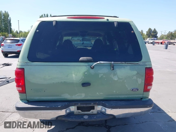 1998 Ford Expedition XLT with VIN 1FMRU1762WLC11697, listed as a IAAI auction lot 42386716 with 239,848 mi miles and . Bid and sale history available at DreamBid. Image 16.