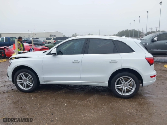 2017 Audi Q5 Premium with VIN WA1C2AFP1HA077610, listed as a IAAI auction lot 41388645 with 94,427 mi miles. Bid and sale history available at carsss.com. Image 14.