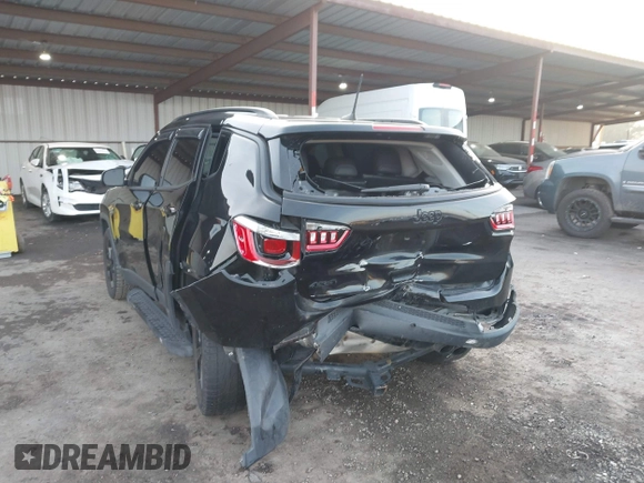 2019 Jeep Compass Latitude z VIN 3C4NJDBB7KT595637, wystawiony jako IAAI lot #41147396 z przebiegiem 107 208 mil mil oraz . Historia ofert i sprzedaży dostępna na DreamBid. Obrazek 6.