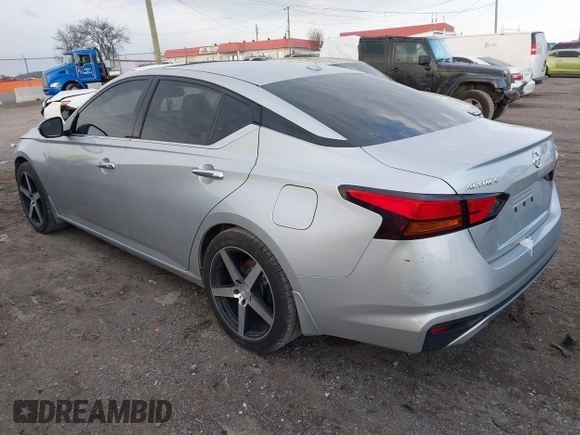 2019 Nissan Altima 2.5 Platinum with VIN 1N4BL4FV9KC100518, listed as a IAAI auction lot 41611860 with 150,216 mi miles. Bid and sale history available at carsss.com. Image 3.