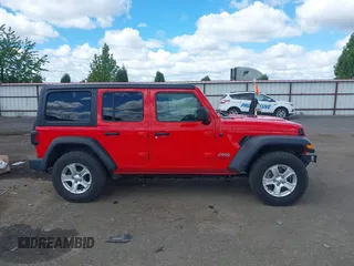 2020 Jeep Wrangler Unlimited Sport S z VIN 1C4HJXDN5LW279865, wystawiony jako IAAI lot #42236135 z przebiegiem 101 225 mil mil oraz . Historia ofert i sprzedaży dostępna na DreamBid. Obrazek 13.