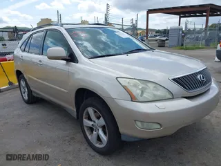 2006 Lexus RX 330 with VIN 2T2HA31U06C105084, listed as a IAAI auction lot 41922164 with 208,850 mi miles. Bid and sale history available at carsss.com. Image 1.
