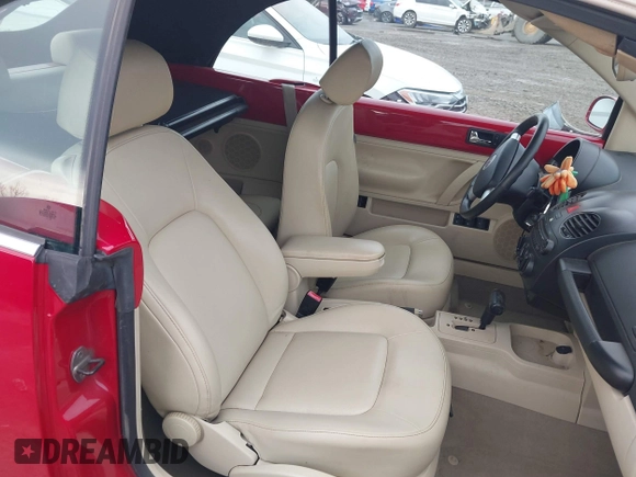 2010 Volkswagen Beetle with VIN 3VWRG3AL0AM005885, listed as a IAAI auction lot 41512057 with 60,808 mi miles and . Bid and sale history available at DreamBid. Image 5.