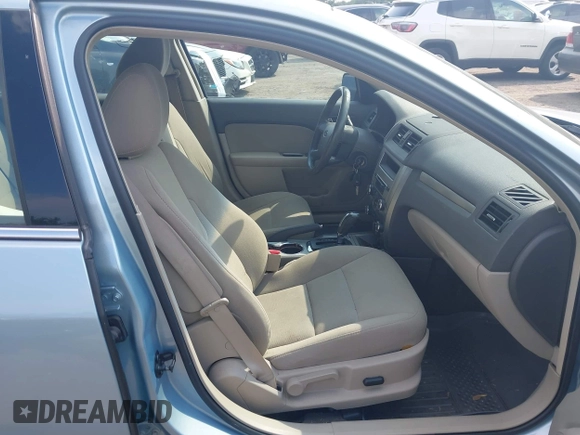 2010 Ford Fusion Hybrid z VIN 3FADP0L35AR279780, wystawiony jako IAAI lot #42480146 z przebiegiem 148 080 mil mil oraz . Historia ofert i sprzedaży dostępna na DreamBid. Obrazek 5.