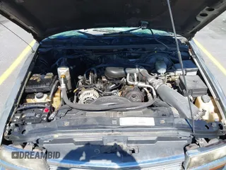 1999 Chevrolet Blazer Trailblazer z VIN 1GNDT13W4X2162282, wystawiony jako IAAI lot #41863705 z przebiegiem 220 358 mil mil oraz . Historia ofert i sprzedaży dostępna na DreamBid. Obrazek 10.