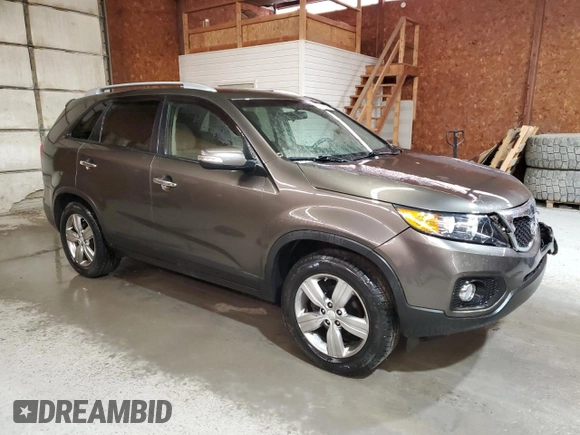 2013 Kia Sorento EX with VIN 5XYKU3A2XDG388319, listed as a Copart auction lot 47359925 with 111,901 mi miles and Salvage Title. Bid and sale history available at carsss.com. Image 4.