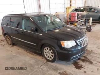 2012 Chrysler Town & Country Touring z VIN 2C4RC1BG2CR376448, wystawiony jako IAAI lot #42449454 z przebiegiem 184 507 mil mil oraz . Historia ofert i sprzedaży dostępna na DreamBid. Obrazek 1.