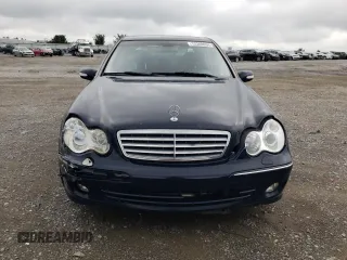2005 Mercedes-Benz C 320 with VIN WDBRF64J75F631696, listed as a Copart auction lot 72349934 with 185,055 mi miles and Salvage Title. Bid and sale history available at DreamBid. Image 5.