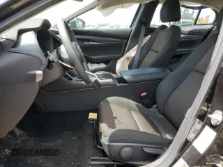 2022 Mazda 3 2.0 with VIN 3MZBPAA78NM306967, listed as a Copart auction lot 60905384 with 32,135 mi miles and Salvage Title. Bid and sale history available at DreamBid. Image 7.