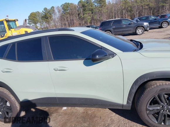 2025 Chevrolet Trax ACTIV with VIN KL77LKEP5SC107857, listed as a IAAI auction lot 41635293 with 5,924 mi miles and . Bid and sale history available at DreamBid. Image 13.