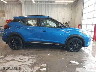 2022 Nissan Kicks SR with VIN 3N1CP5DV2NL499893, listed as a IAAI auction lot 41203699 with 18,665 mi miles. Bid and sale history available at carsss.com. Image 13.