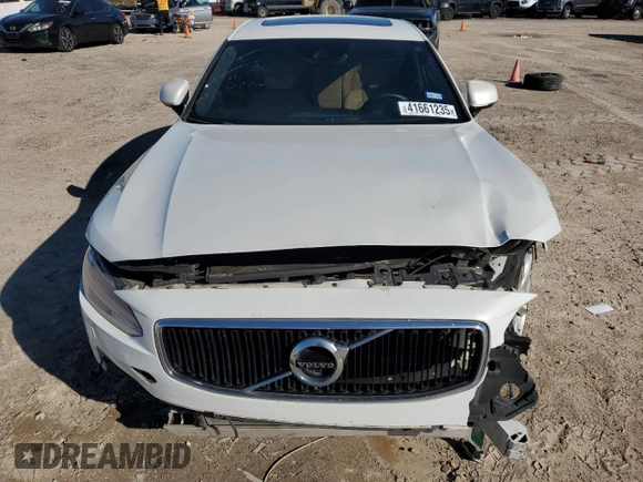 2017 Volvo S90 Momentum z VIN YV1102AK1H1006969, wystawiony jako Copart lot #41661235 z przebiegiem 131 560 mil mil oraz Szkody całkowita. Historia ofert i sprzedaży dostępna na DreamBid. Obrazek 5.