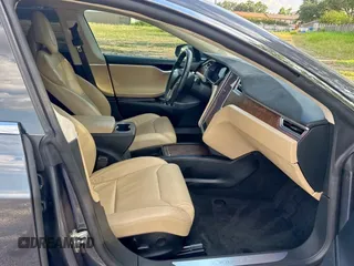 2017 Tesla Model S 60 с VIN 5YJSA1E14HF195384, выставлен на аукционе Copart как лот 61502705 с пробегом 52 092 миль миль и Чистый • Clean title. История ставок и продаж доступна на DreamBid. Изображение 5.