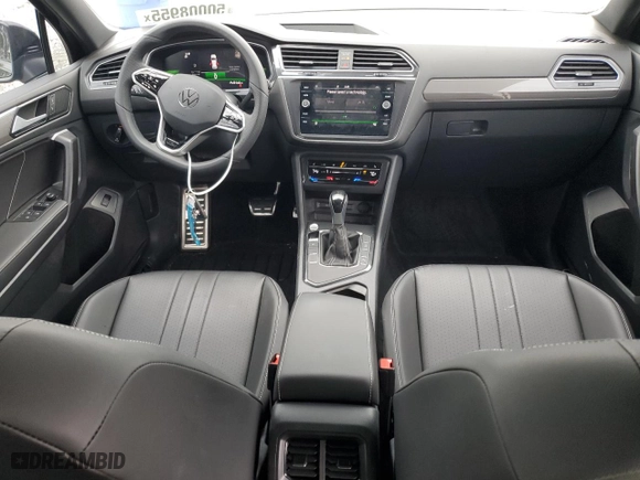 2024 Volkswagen Tiguan SE R-Line Black with VIN 3VVCB7AX3RM010352, listed as a Copart auction lot 50008955 with 16,095 mi miles and Salvage Title. Bid and sale history available at carsss.com. Image 8.