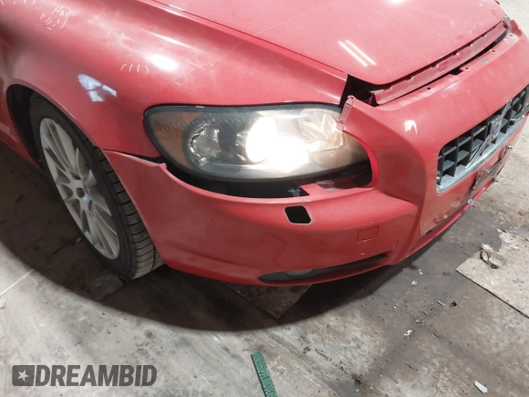2007 Volvo C70 with VIN YV1MC68207J023648, listed as a IAAI auction lot 41281499 with 116,845 mi miles. Bid and sale history available at carsss.com. Image 12.