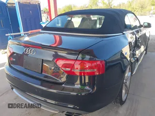 2012 Audi S5 Premium Plus z VIN WAUCGAFH9CN007433, wystawiony jako IAAI lot #41250787 z przebiegiem 107 140 mil mil oraz . Historia ofert i sprzedaży dostępna na DreamBid. Obrazek 4.