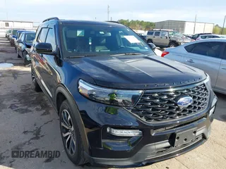 2022 Ford Explorer ST-Line with VIN 1FMSK8KH3NGA69070, listed as a IAAI auction lot 41323692 with 17,271 mi miles. Bid and sale history available at carsss.com. Image 1.
