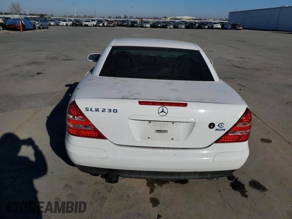 1998 Mercedes-Benz SLK 230/320 z VIN WDBKK47FXWF075880, wystawiony jako Copart lot #42187985 z przebiegiem 118 456 mil mil oraz Czysty tytuł • Clean title. Historia ofert i sprzedaży dostępna na DreamBid. Obrazek 6.