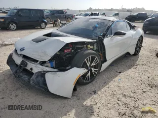2017 BMW i8 with VIN WBY2Z2C34HV676805, listed as a Copart auction lot 59118804 with 30,346 mi miles and Salvage Title. Bid and sale history available at carsss.com. Image 1.