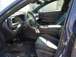 2025 Toyota Crown XLE z VIN JTDACAAJ1S3002589, wystawiony jako Copart lot #46674455 z przebiegiem 9 535 mil mil oraz Szkoda całkowita • Salvage title. Historia ofert i sprzedaży dostępna na DreamBid. Obrazek 7.