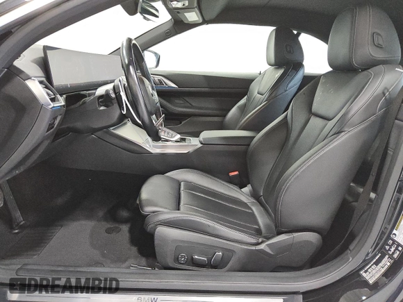 2024 BMW 4 Series 430i xDrive z VIN WBA43AT02RCR37449, wystawiony jako Copart lot #55704005 z przebiegiem 26 439 mil mil oraz Czysty tytuł • Clean title. Historia ofert i sprzedaży dostępna na DreamBid. Obrazek 7.