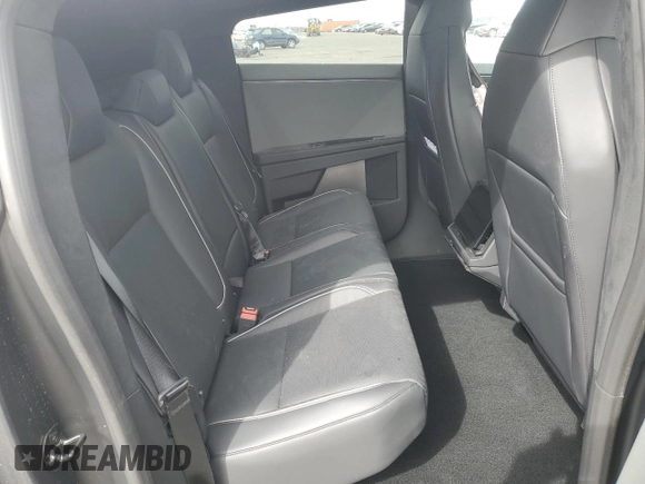 2024 Tesla Cybertruck с VIN 7G2CEHEDXRA056495, выставлен на аукционе Copart как лот 50212135 с пробегом 5 280 миль миль и Списание • Salvage title. История ставок и продаж доступна на DreamBid. Изображение 11.