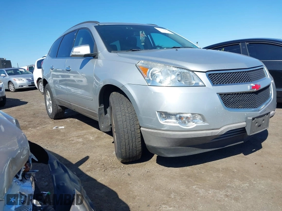 2012 Chevrolet Traverse 1LT z VIN 1GNKVGED3CJ230085, wystawiony jako IAAI lot #41752517 z przebiegiem 166 330 mil mil oraz . Historia ofert i sprzedaży dostępna na DreamBid. Obrazek 1.